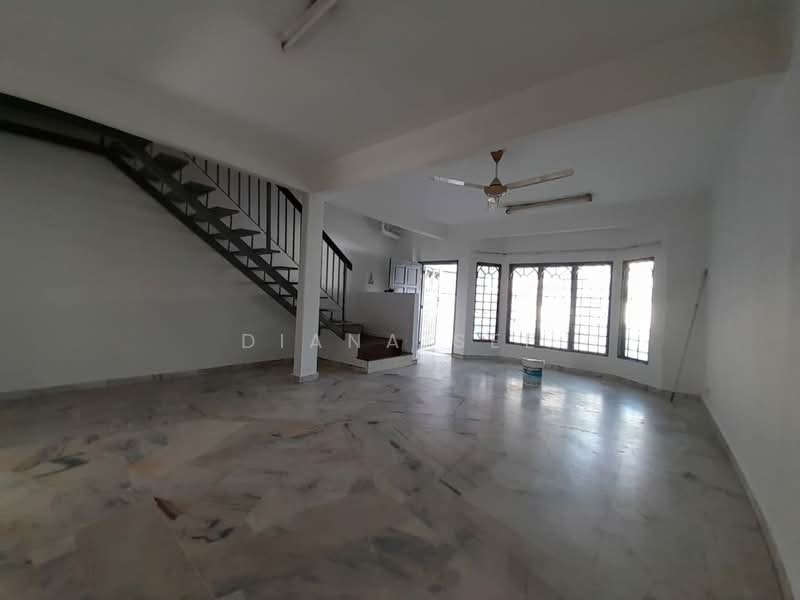 2-storey Terraced House for Rent in Taman Sri Sentosa (Klang) - Diana See - Living Room - PropertyGuru.com.my