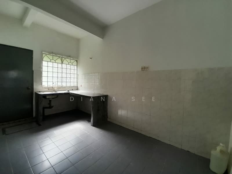 2-storey Terraced House for Rent in Taman Sri Sentosa (Klang) - Diana See - Kitchen - PropertyGuru.com.my