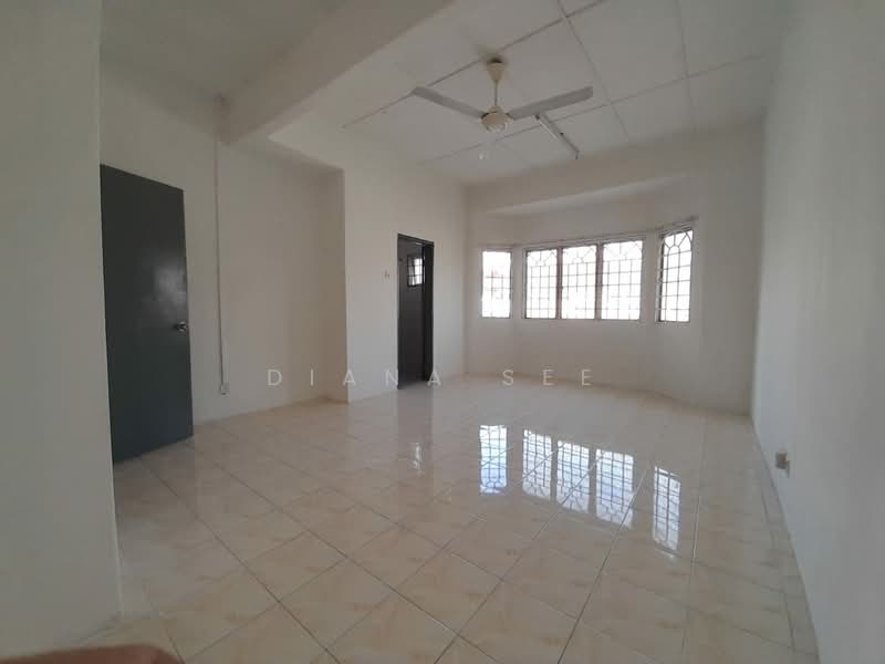 2-storey Terraced House for Rent in Taman Sri Sentosa (Klang) - Diana See - Living Room - PropertyGuru.com.my