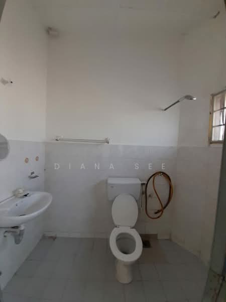 2-storey Terraced House for Rent in Taman Sri Sentosa (Klang) - Diana See - Bathroom - PropertyGuru.com.my