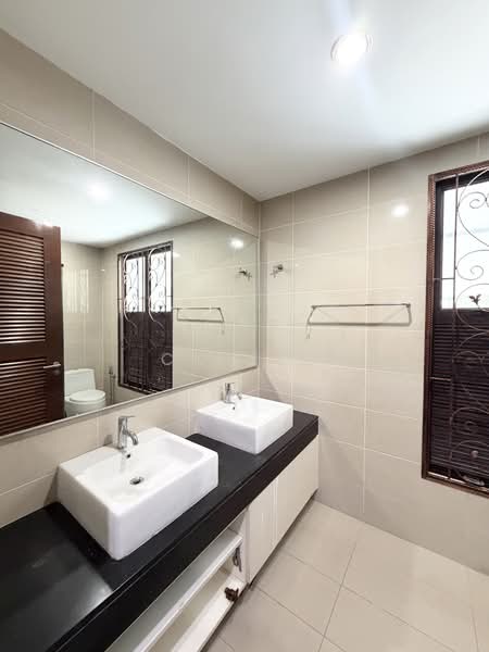Terraced House for Sale in Bandar Kinrara Seksyen 8 (Bandar Kinrara) - CK Yee - Bathroom - PropertyGuru.com.my