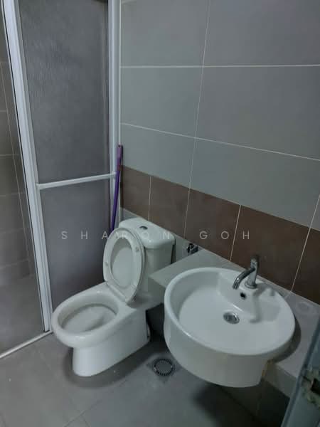Service Residence for Sale at Amerin Residence - Sharon Goh - Bathroom - PropertyGuru.com.my