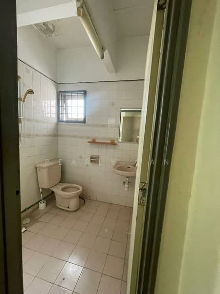2-storey Terraced House for Sale in Usj 5 (Subang Jaya) - Pearly Gan - Bathroom - PropertyGuru.com.my