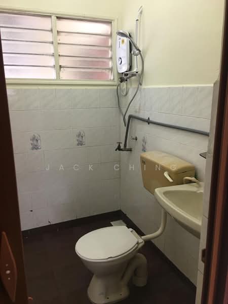 Kondominium untuk Dijual di Selesa Puteri Condominium - Jack Ching - Bathroom - PropertyGuru.com.my