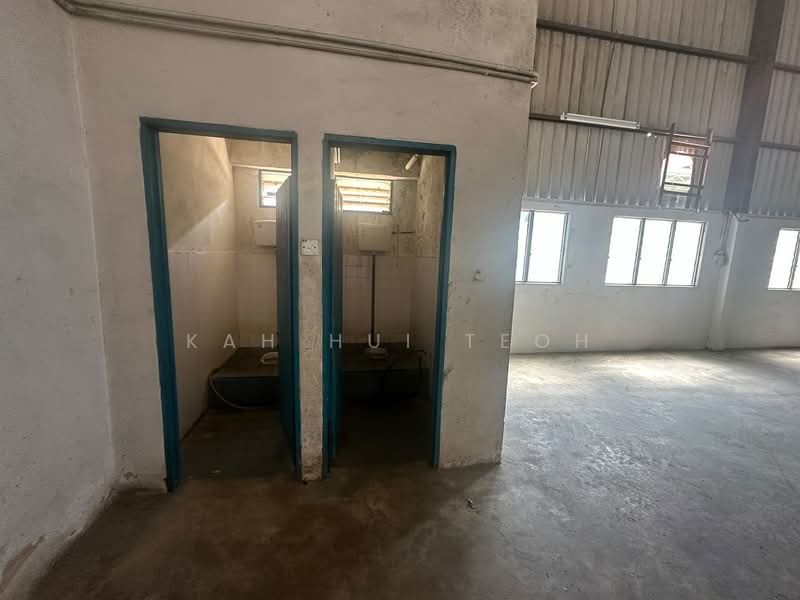Warehouse for Rent in Kulim (Kedah) - Kah Hui Teoh - Bathroom - PropertyGuru.com.my