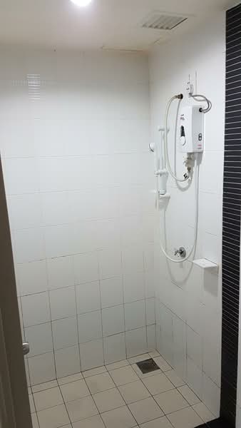 Service Residence for Sale at The Domain (Domain 1) @ NeoCyber - Alan Lai - Bathroom - PropertyGuru.com.my