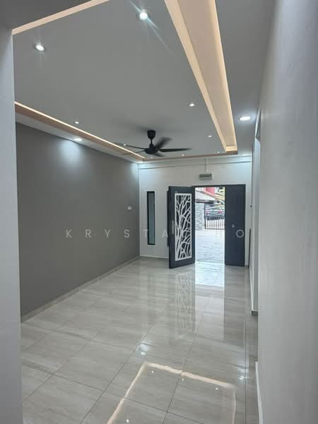 1-storey Terraced House for Sale in Taman Sri Amar (Johor Bahru) - Krystal Ho - Entrance - PropertyGuru.com.my