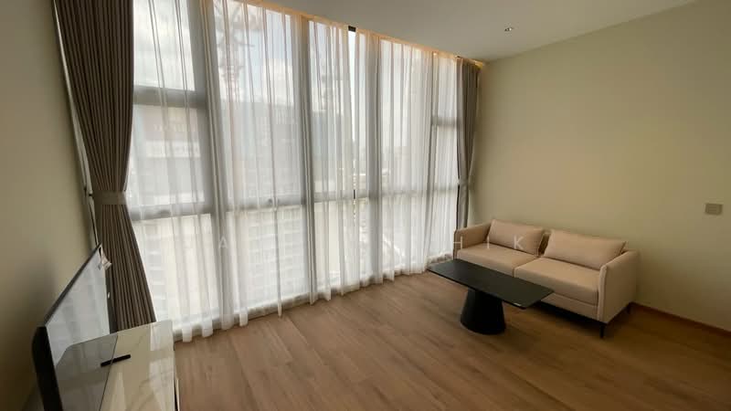 Servis Apartment untuk Disewa di Armani Raja Uda - Jayden Chik - Living Room - PropertyGuru.com.my