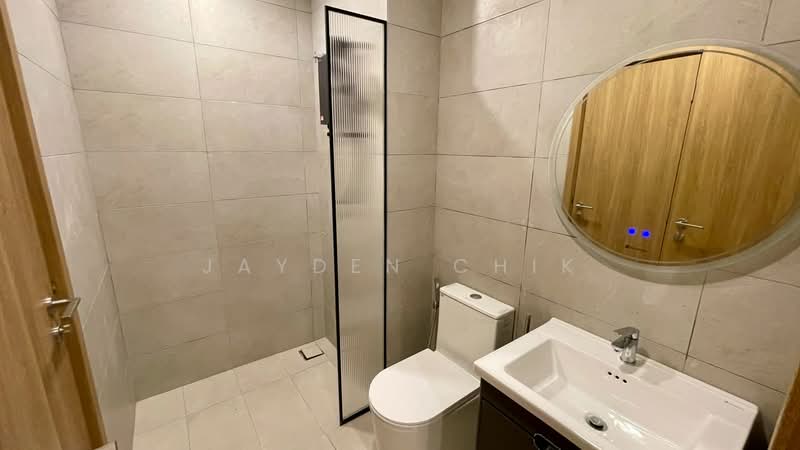 Servis Apartment untuk Disewa di Armani Raja Uda - Jayden Chik - Bathroom - PropertyGuru.com.my
