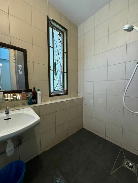 2.5-storey Terraced House for Sale in Bandar Botanic (Klang) - Wilson Ng - Bathroom - PropertyGuru.com.my