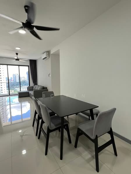 Servis Apartment untuk Dijual di United Point (Residensi Berpadu) - BC TAN - Living Room - PropertyGuru.com.my
