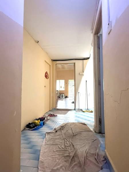 Rumah Teres 1 Tingkat untuk Dijual di Taman Abad (Johor Bahru) - Karl Lim - Corridor - PropertyGuru.com.my