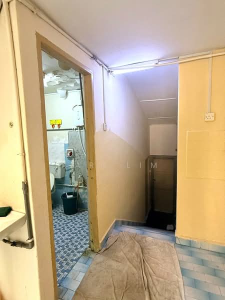Rumah Teres 1 Tingkat untuk Dijual di Taman Abad (Johor Bahru) - Karl Lim - Bathroom - PropertyGuru.com.my