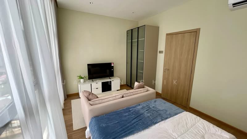 Servis Apartment untuk Disewa di Armani Raja Uda - Jayden Chik - Bedroom - PropertyGuru.com.my
