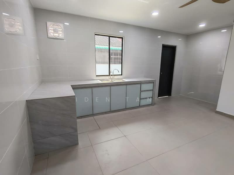 1-storey Terraced House for Sale in Taman Puteri Wangsa (Ulu Tiram) - Iden Tan - Kitchen - PropertyGuru.com.my