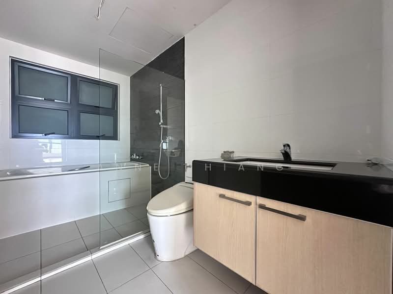 Apartment for Sale at Molek Pine 4 - Anne Chiang - Bathroom - PropertyGuru.com.my
