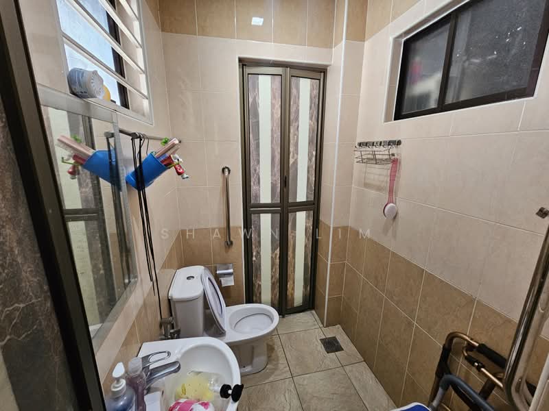 Semi-Detached House for Sale in Bukit Damansara (Damansara Heights) - Shawn Lim - Bathroom - PropertyGuru.com.my