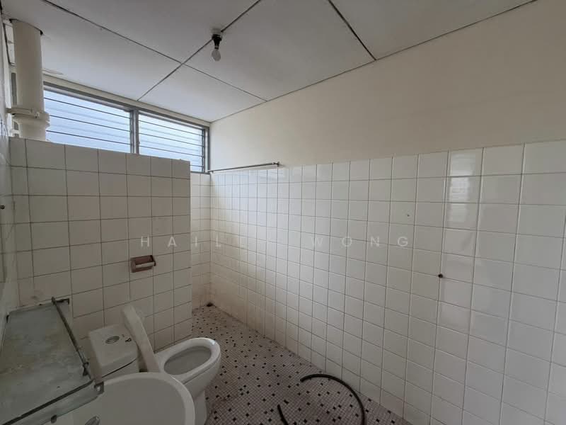 Tanah Komersial untuk Disewa di Gelugor (Penang) - Hailey Wong - Bathroom - PropertyGuru.com.my