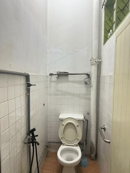 1-storey Terraced House for Sale in Selayang (Selangor) - Angie Ng - Bathroom - PropertyGuru.com.my