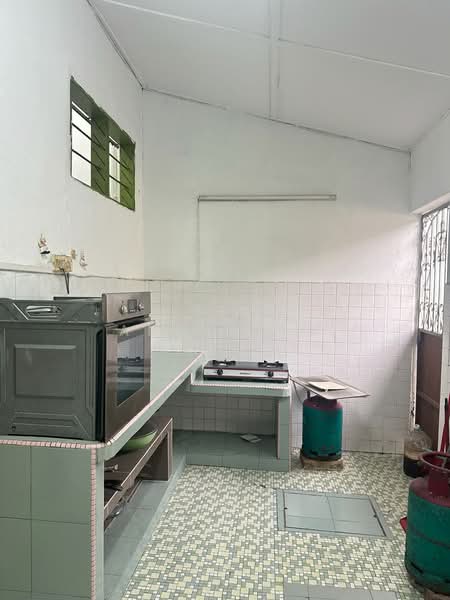 1-storey Terraced House for Sale in Selayang (Selangor) - Angie Ng - Kitchen - PropertyGuru.com.my