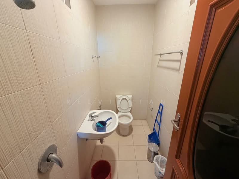 Kondominium untuk Dijual di Skyhome - Kelvin Tan - Bathroom - PropertyGuru.com.my