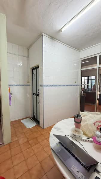 2-storey Terraced House for Sale in Seri Kembangan (Selangor) - David Lao - Kitchen - PropertyGuru.com.my