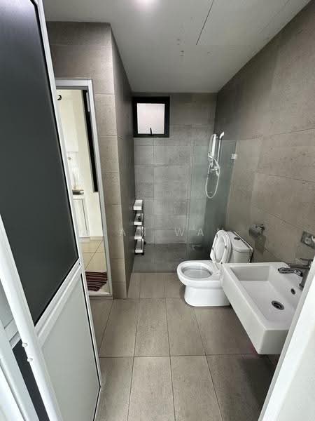 Kediaman Servis untuk Dijual di Kenwingston Square Garden - Alan Wan - Bathroom - PropertyGuru.com.my