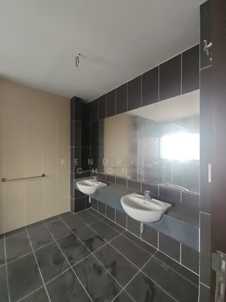 Semi-Detached House for Sale in Jade Hills (Kajang) - Kendriic Chong - Bathroom - PropertyGuru.com.my