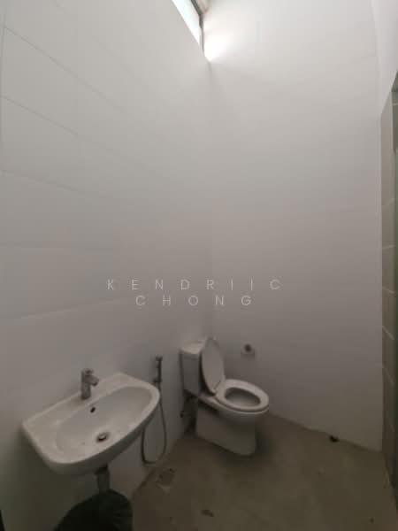 Semi-Detached House for Sale in Jade Hills (Kajang) - Kendriic Chong - Bathroom - PropertyGuru.com.my