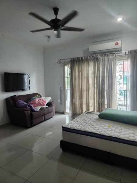 3-storey Terraced House for Rent in Sunway Cassia (Batu Maung) - Emma Seow - Bedroom - PropertyGuru.com.my
