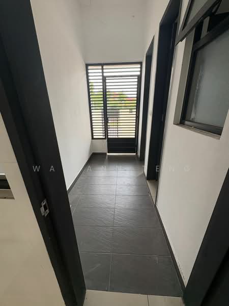 Rumah Teres 2 Tingkat untuk Dijual di Legasi 1 (Puchong) - Wai Ann Teng - Corridor - PropertyGuru.com.my