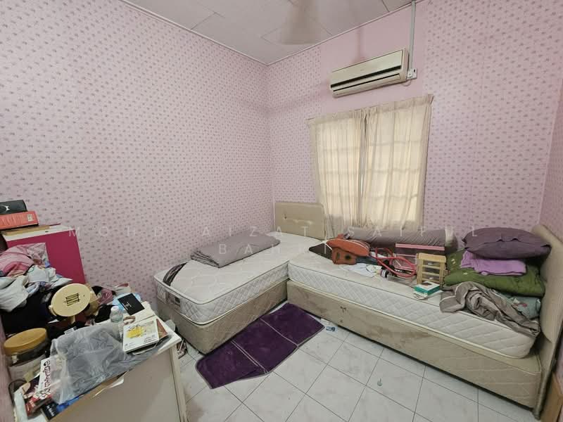 Bungalow for Sale in Kampung Melayu Ampang (Ampang) - Mohd Aizat Saiful Bahri - Bedroom - PropertyGuru.com.my