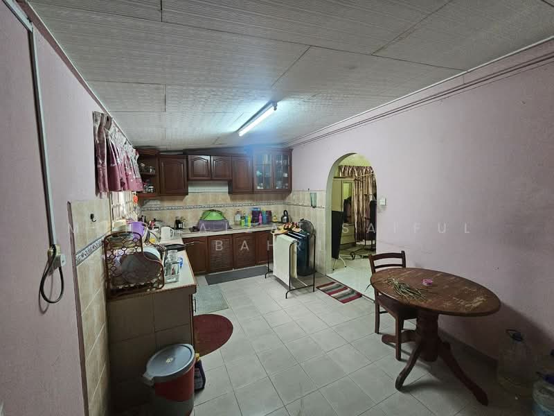 Bungalow for Sale in Kampung Melayu Ampang (Ampang) - Mohd Aizat Saiful Bahri - Kitchen - PropertyGuru.com.my