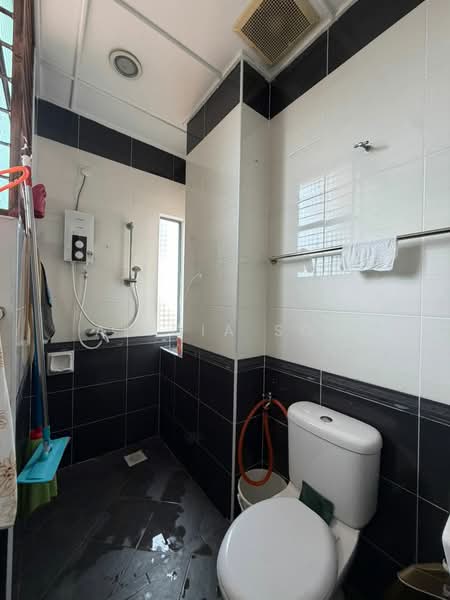 Terraced House for Sale in Segambut (Kuala Lumpur) - Alicia Soo - Bathroom - PropertyGuru.com.my