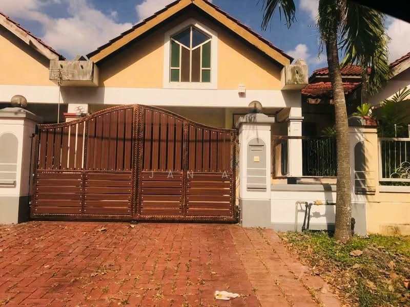 1-storey Terraced House for Sale in Taman Molek (Johor Bahru) - JAN AU - Exterior - PropertyGuru.com.my