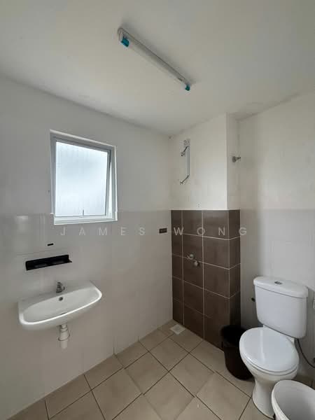 2-storey Terraced House for Rent in Iringan Bayu (Seremban) - James Wong - Bathroom - PropertyGuru.com.my