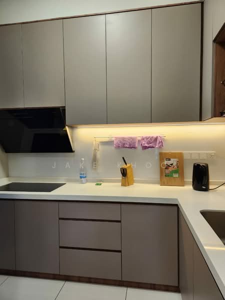 Condominium for Rent at Queens Residences Q2 @ Queens Waterfront - Jake Khoo - Kitchen - PropertyGuru.com.my