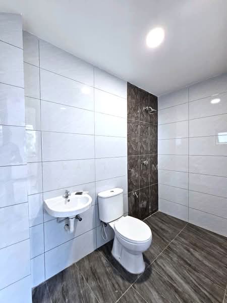 Rumah Teres 2 Tingkat untuk Dijual di Taman Daya (Johor Bahru) - Karl Lim - Bathroom - PropertyGuru.com.my