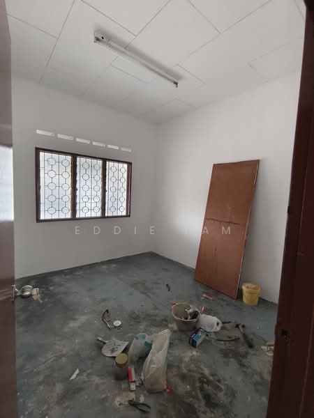 Rumah Teres 1 Tingkat untuk Dijual di Taman Rinting (Masai) - Eddie Tam - PropertyGuru.com.my