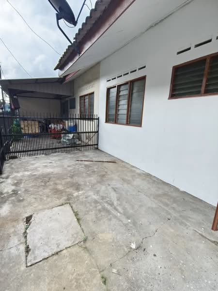 Rumah Teres 1 Tingkat untuk Dijual di Taman Rinting (Masai) - Eddie Tam - PropertyGuru.com.my