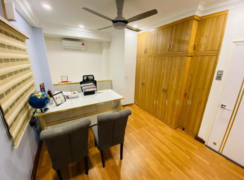 Rumah Teres 2 Tingkat untuk Dijual di Sungai Long (Bandar Sungai Long) - Chai Ming Hern - Study - PropertyGuru.com.my