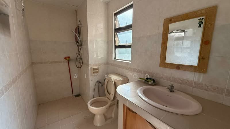 Condominium for Sale at Sunway Sutera Condominium - Alex Loo - Bathroom - PropertyGuru.com.my