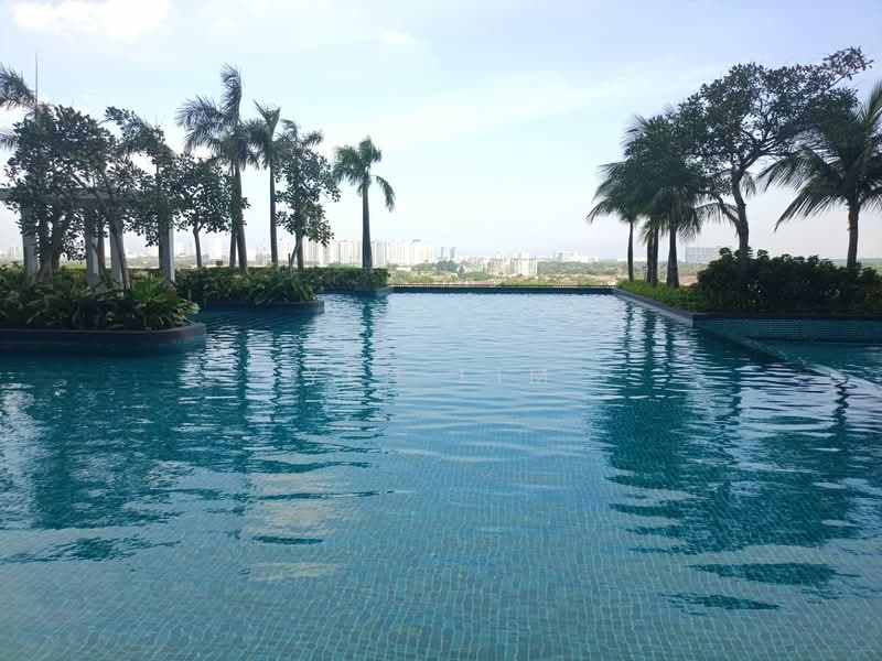 Servis Apartment untuk Disewa di SkyLake Residence - Yen Lim - Pool - PropertyGuru.com.my