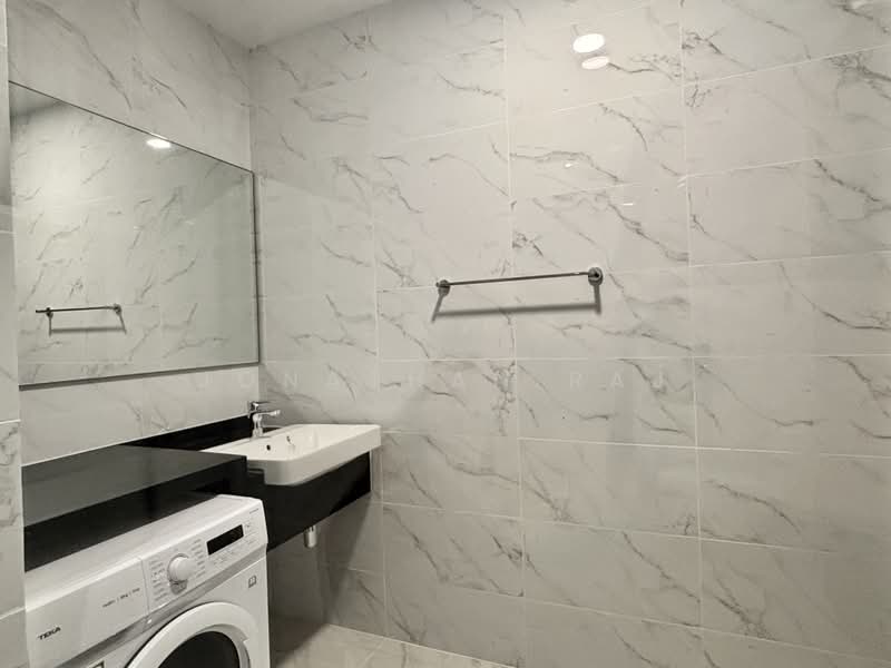 Service Residence for Rent at Met 1 Residences - Jonathan Raj - Bathroom - PropertyGuru.com.my