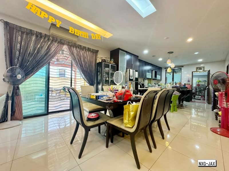 Bungalow for Sale in Aman Perdana (Kapar) - Daniel Kok - Dining Room - PropertyGuru.com.my