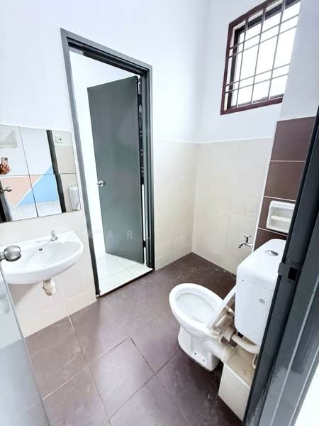 2-storey Terraced House for Sale in Bukit Indah (Iskandar Puteri (Nusajaya)) - Karl Lim - Bathroom - PropertyGuru.com.my