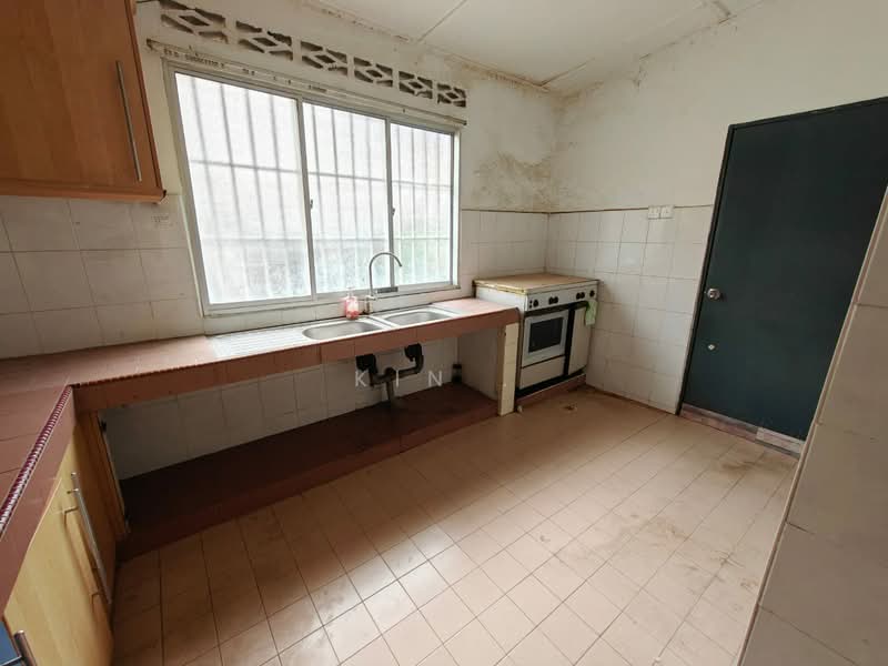 2-storey Terraced House for Sale in Taman Melati (Jenjarom) - Kin . - Kitchen - PropertyGuru.com.my