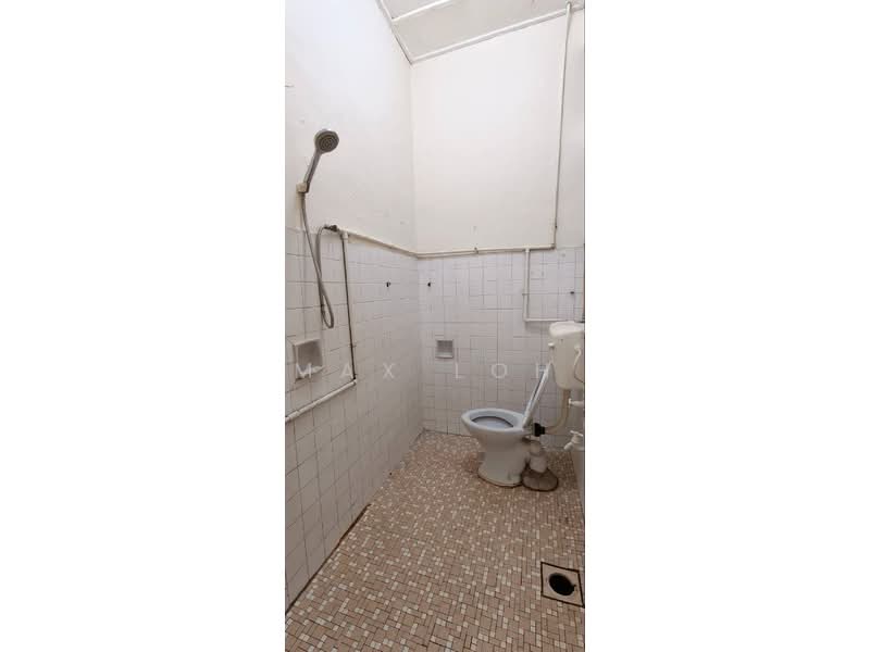 Rumah Teres 1 Tingkat untuk Dijual di Johor Bahru (Johor) - Max Loh - Bathroom - PropertyGuru.com.my