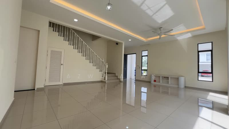 Rumah Berkembar untuk Dijual di Puncak Alam (Selangor) - Azwa Abas - Living Room - PropertyGuru.com.my