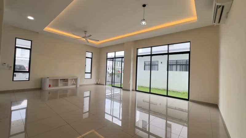 Rumah Berkembar untuk Dijual di Puncak Alam (Selangor) - Azwa Abas - Living Room - PropertyGuru.com.my